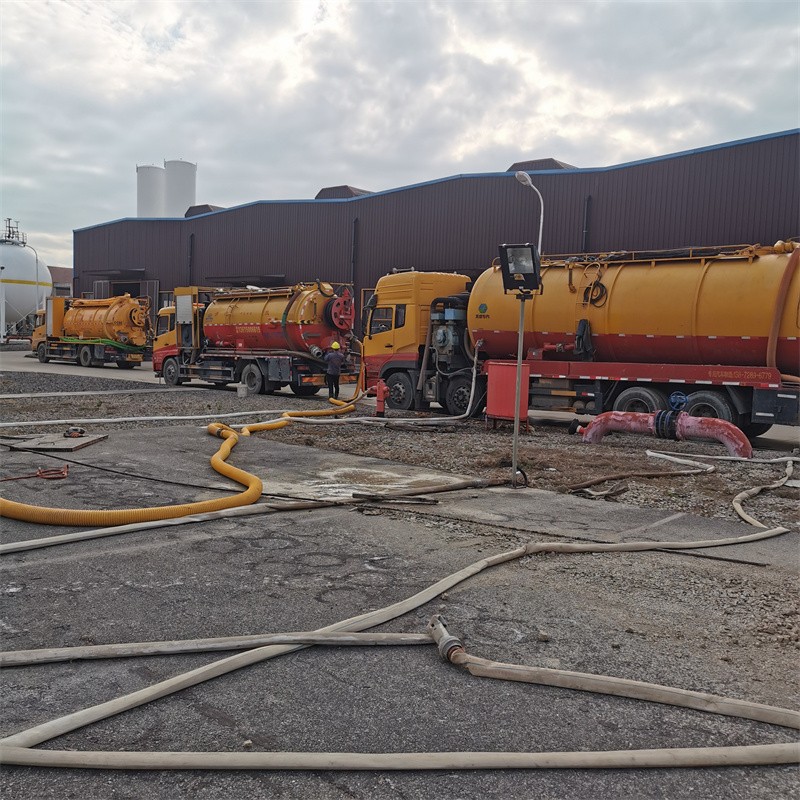 北票污水池清理