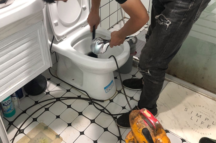 北票马桶堵塞自己疏通还是找师傅？专业上门服务让你省时更省心